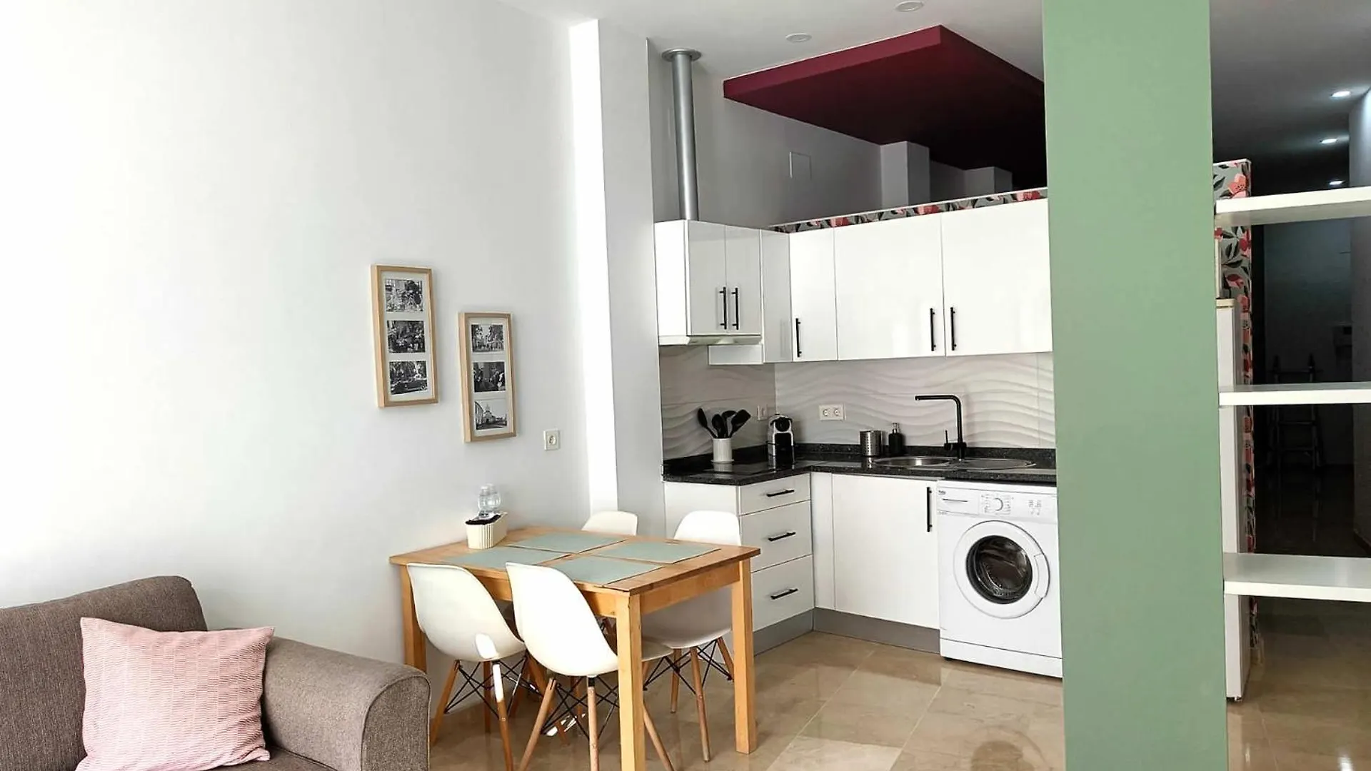 Apartamentos Puntoapart Malaga 0*,